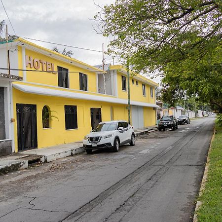 Oyo Hotel Marias,Aeropuerto Internacional De Chetumal Exterior photo